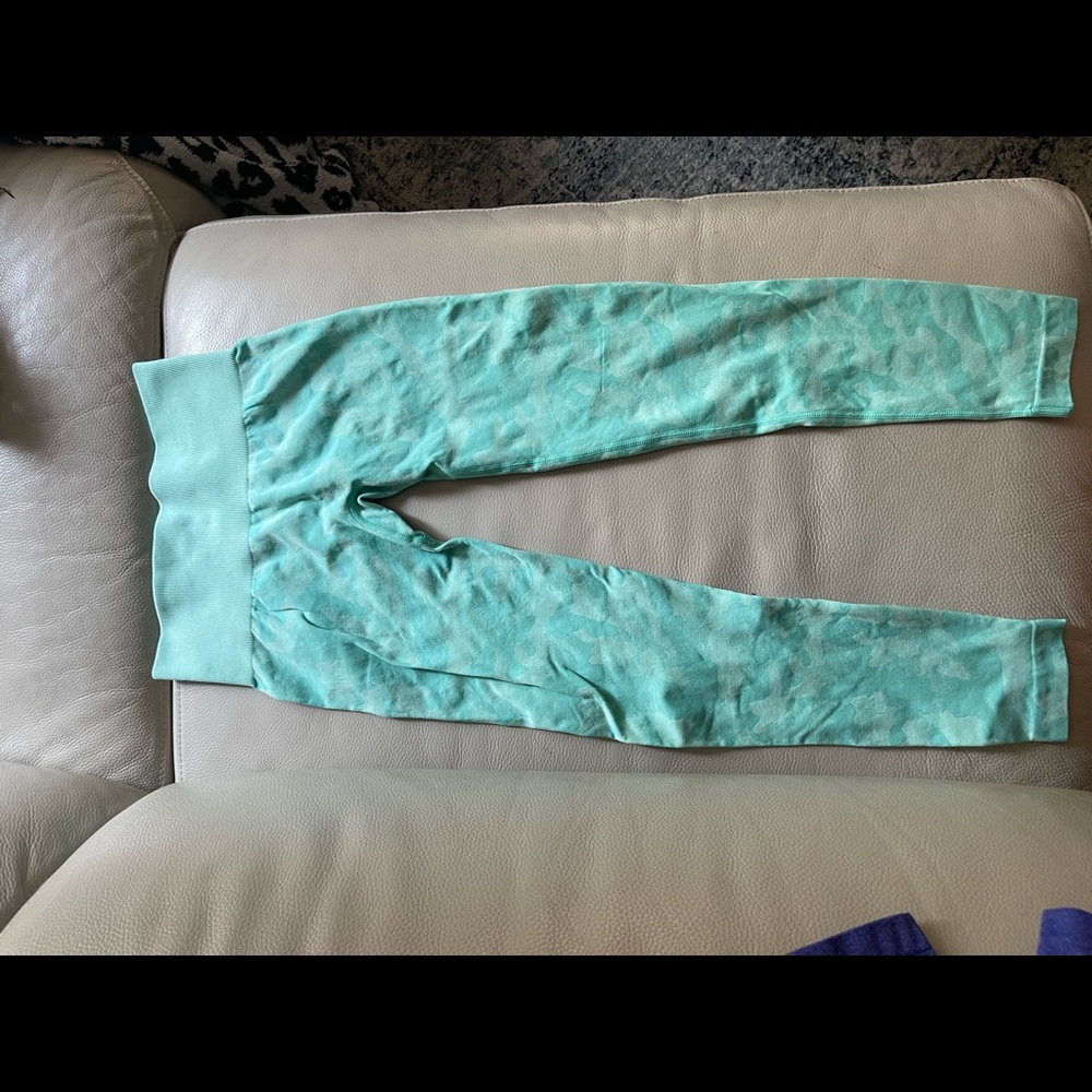 NVGTN mint camo seamless leggings